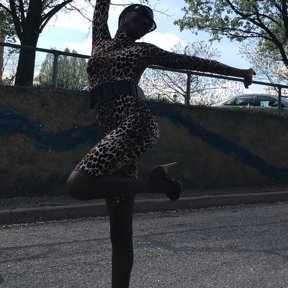 Stunning Cheetah dress - Picture 3 of 3